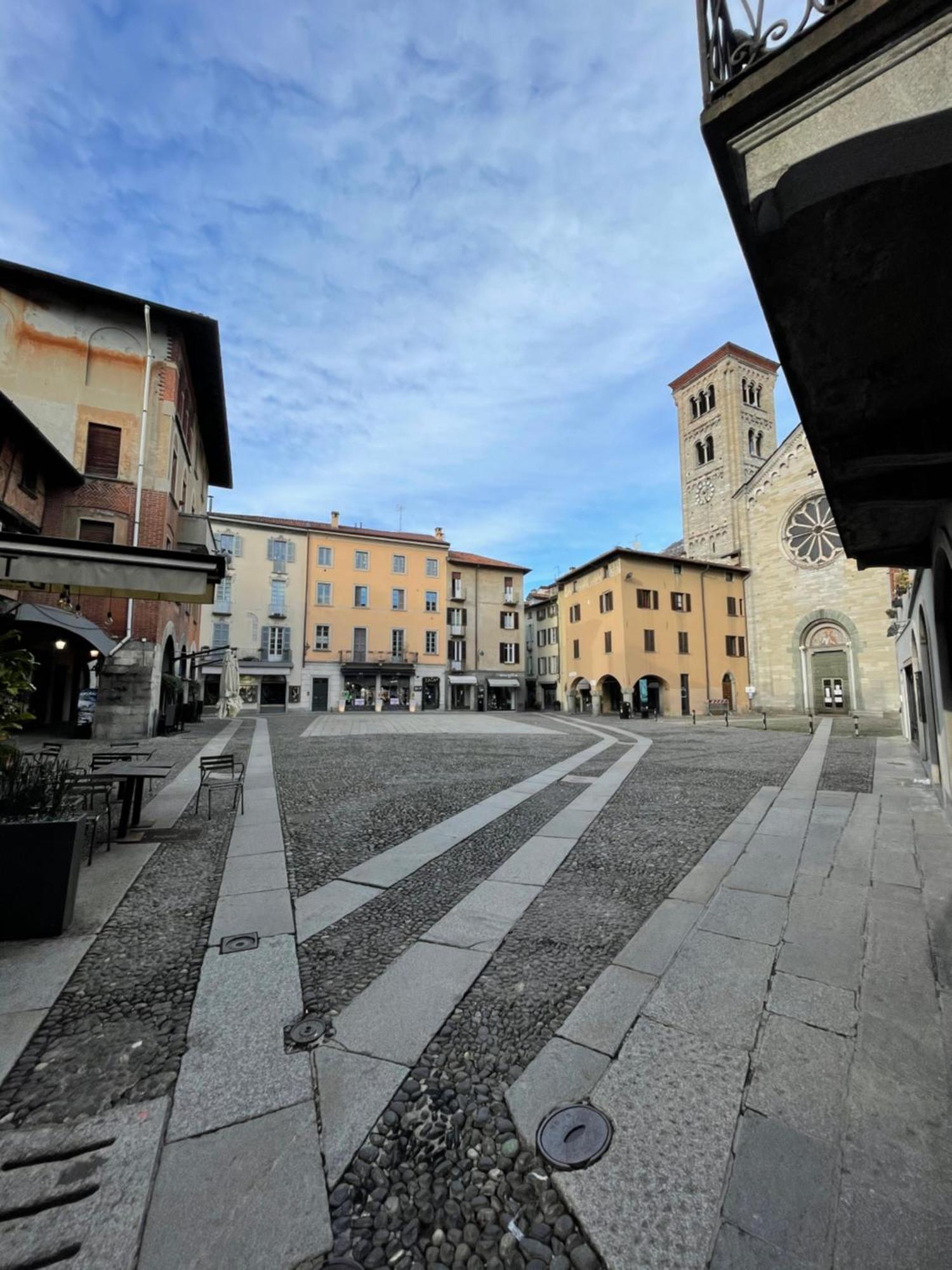 Portatorre Suite, A Charming Apartment In The Heart Of Como, Free Private Parking, Air Conditioning & More! Exterior photo