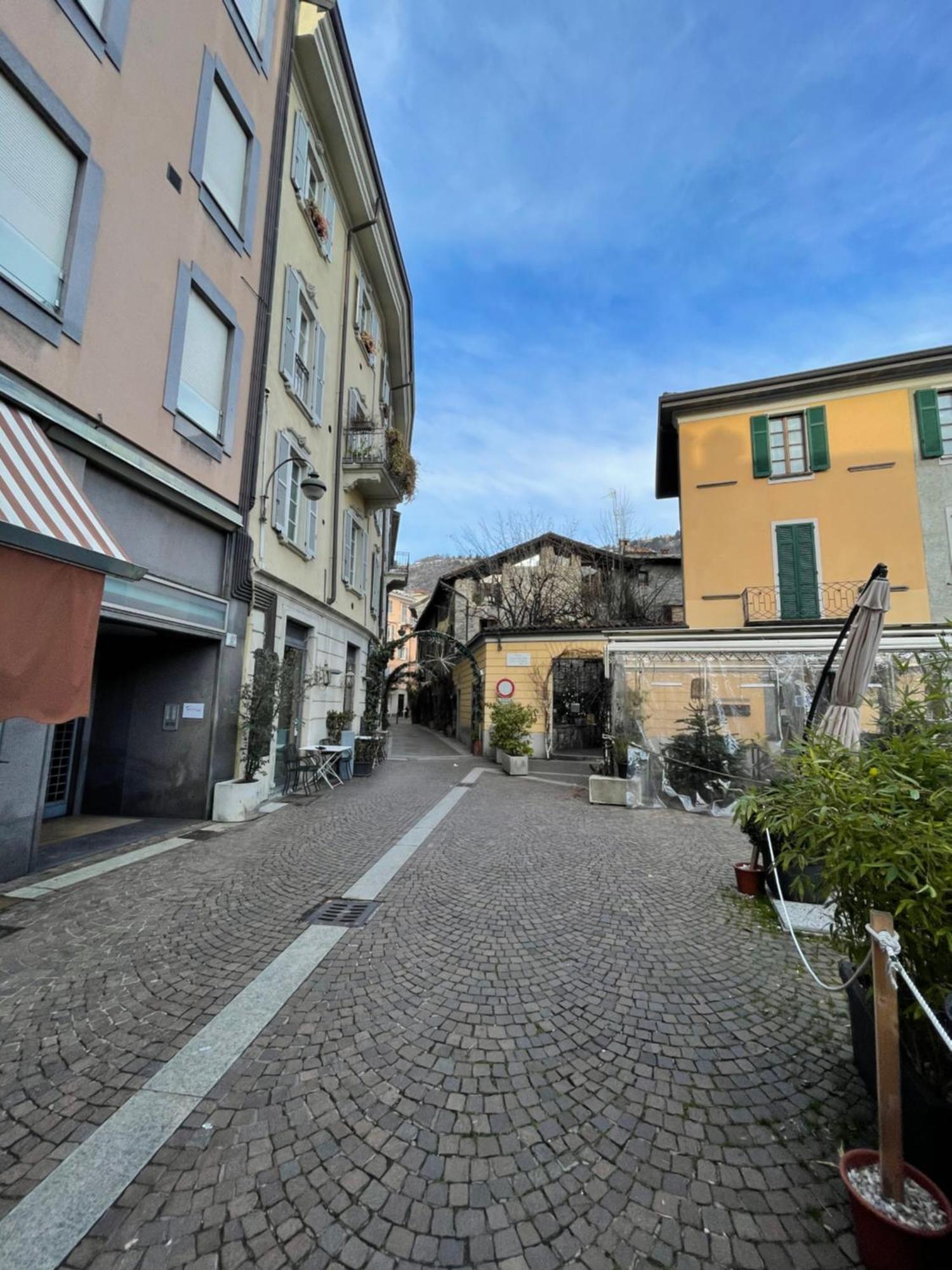 Portatorre Suite, A Charming Apartment In The Heart Of Como, Free Private Parking, Air Conditioning & More! Exterior photo