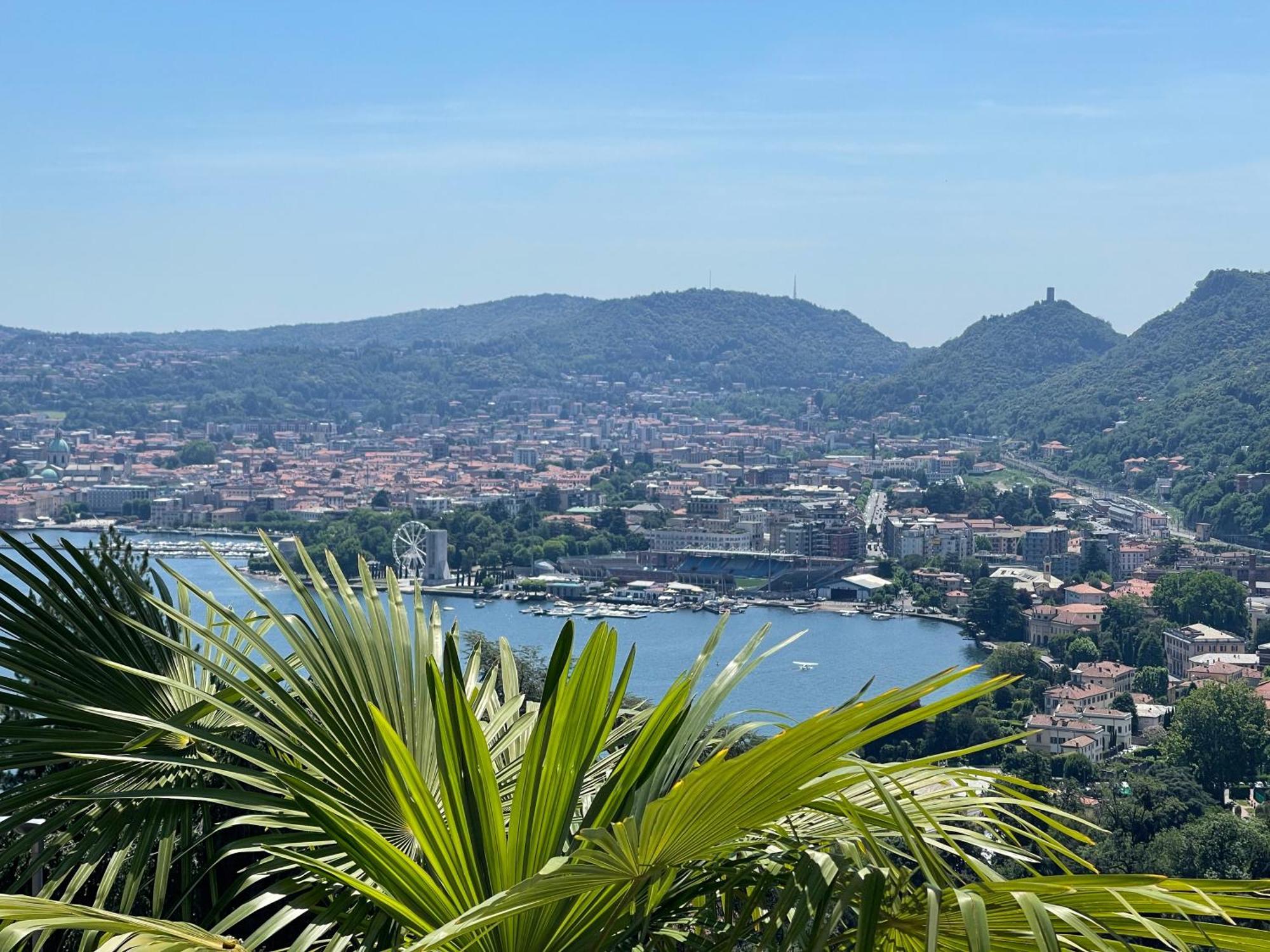 Portatorre Suite, A Charming Apartment In The Heart Of Como, Free Private Parking, Air Conditioning & More! Exterior photo