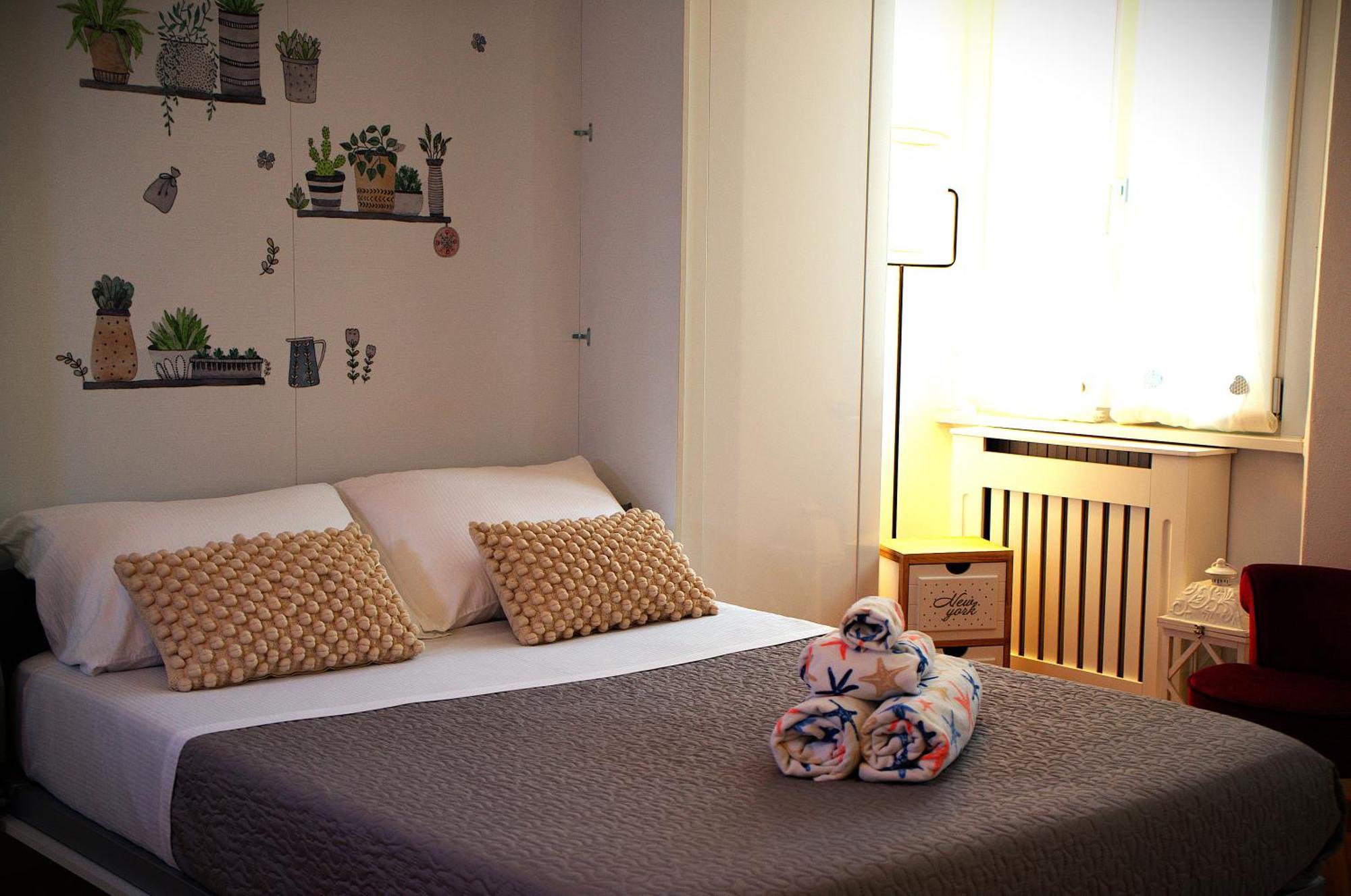 Portatorre Suite, A Charming Apartment In The Heart Of Como, Free Private Parking, Air Conditioning & More! Exterior photo